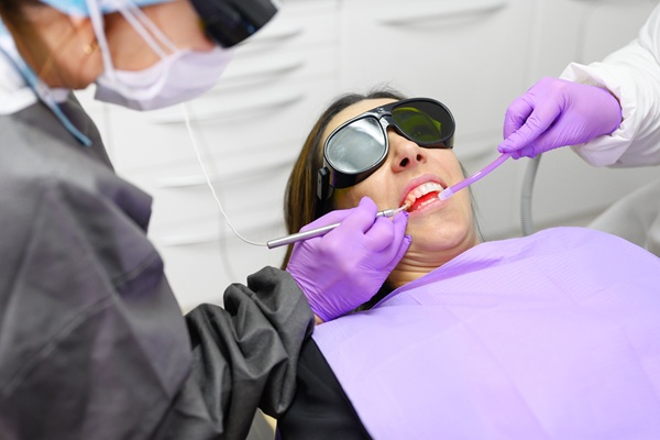 How Does A Dentist Use Laser Dentistry For Dental Cleaning?